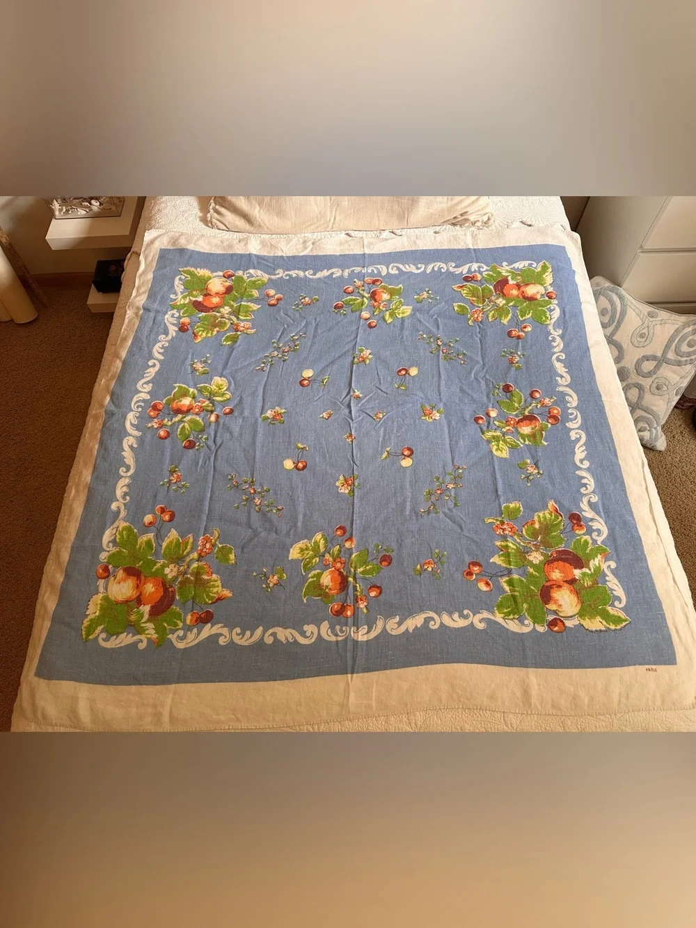 French Vintage Apple Tablecloth!  Perfect!
